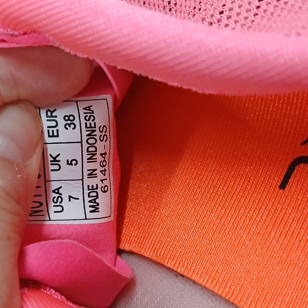 Saucony Women's Vibrant Pink Athletic Shoes Size 7 New - Picture 6 of 6